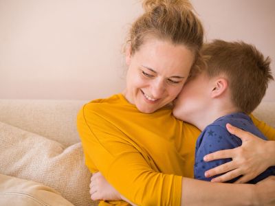 «Λέγοντας δυνατά όσα συνήθως μένουν σιωπηλά » - Mια μητέρα παιδιού με αυτισμό εξομολογείται