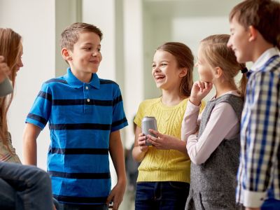 Πώς το παιδί θα αποκτήσει φιλίες στο σχολείο - Ποιος είναι ο ρόλος της οικογένειας;