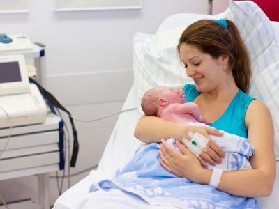 Ανησυχία για τα νεογέννητα: Όλο και περισσότεροι γονείς αρνούνται τη χορήγηση βιταμίνης Κ