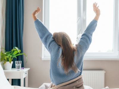 Πώς θα βελτιώσουμε τον ύπνο μας με καλύτερη διατροφή;