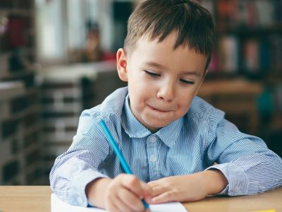 Φίλοι δια αλληλογραφίας: Η επιστροφή της αλληλογραφίας και γιατί αξίζει να το δοκιμάσουν τα παιδιά