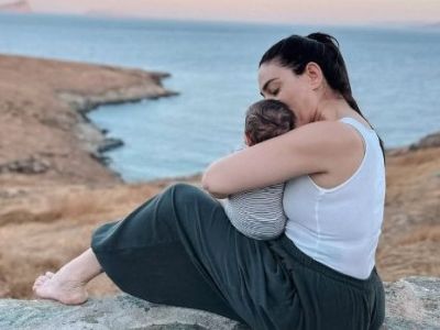 Ευρυδίκη Βαλαβάνη: Όταν η νυχτερινή βόλτα στο κρύο γίνεται λύση για τον ύπνο του μωρού