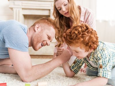 Η δεξιότητα - κλειδί που πρέπει να διδάσκουν οι γονείς στους γιους τους