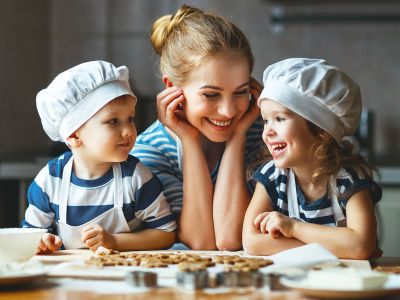 8 απλοί τρόποι να βελτιώσεις τη διατροφή των παιδιών χωρίς να τα πιέσεις