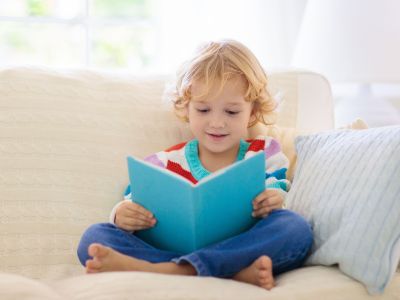 5 κόλπα για να κάνεις τα παιδιά σου να αγαπήσουν τα βιβλία