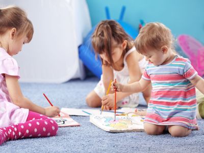 5 δραστηριότητες για μικρά παιδιά που βαριούνται στο σπίτι