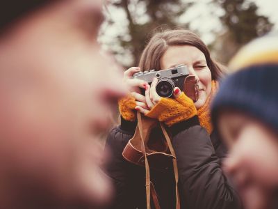 Γιατί το να είσαι «αρκετά καλός» γονιός μπορεί να είναι η πιο υγιεινή επιλογή το 2026