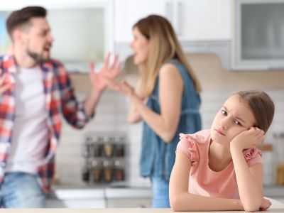 Όταν οι γονείς διαφωνούν: Πώς να γεφυρώσετε τις διαφορετικές προσεγγίσεις στην ανατροφή των παιδιών