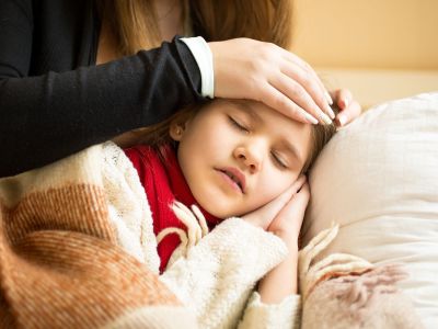 Ίωση μόνο με πυρετό: Τι πρέπει να γνωρίζουν οι γονείς