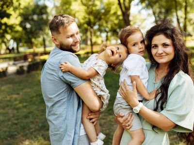 Γονεϊκότητα και γάμος: 5 τρόποι να κρατήσετε ζωντανή τη σχέση σας μέσα στην οικογένεια