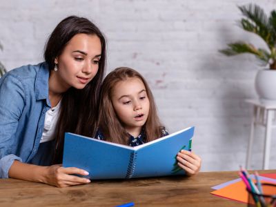 Πώς να βοηθήσω το παιδί μου να καλύψει τα κενά του στη μέση της σχολικής χρονιάς;