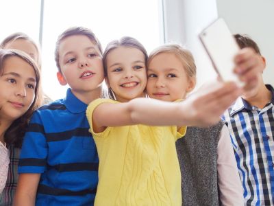 Η Ελλάδα σχεδιάζει την απαγόρευση των social media για παιδιά κάτω των 15 ετών