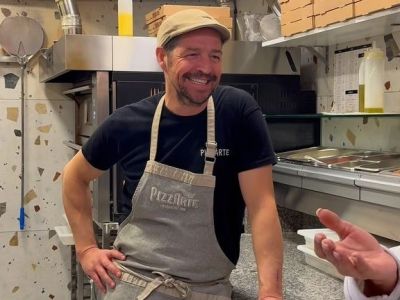 Μικρός σεφ εν δράσει: Ο γιος του Απόστολου Ρουβά εκφράζεται μέσα από το παιχνίδι και τη μαγειρική