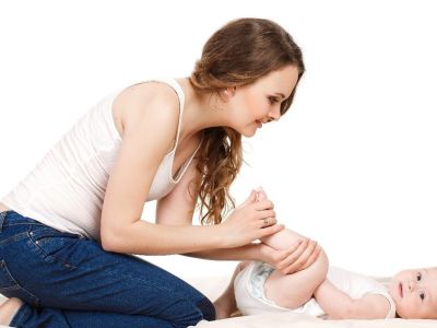 Το παιδί σου έχει ατοπικό δέρμα; Η ρουτίνα που συστήνουν οι ειδικοί - και θα εφαρμόσεις και εσύ