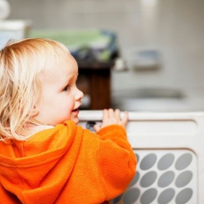 Πώς να εγκαταστήσετε μια πόρτα ασφαλείας για το μωρό