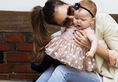 Το ανοιξιάτικο ντύσιμο της κόρης της Jessica Alba