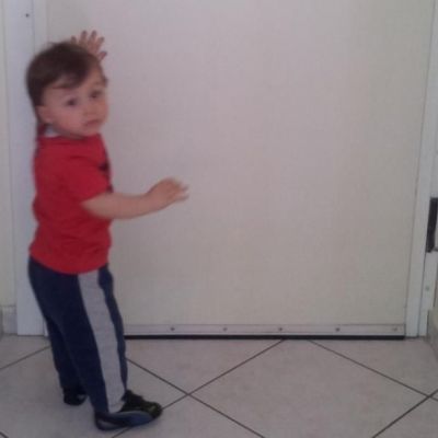 Μη φύγεις μαμά....