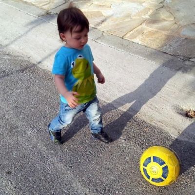 Κολλημένος με τη μπάλα;