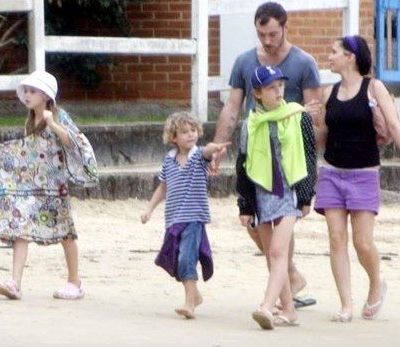 Τη μυστική γλώσσα των μαγισσών μιλούσαν Jude Law και Sadie Frost μπροστά στα παιδιά!