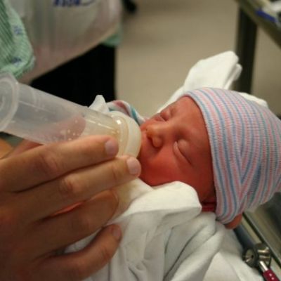 Τι πρέπει να γνωρίζουν οι μαμάδες που γέννησαν πρόωρα μωράκια!