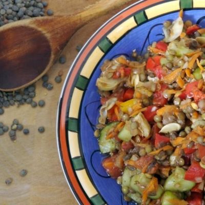 Νόστιμη και θρεπτική σαλάτα με φακές