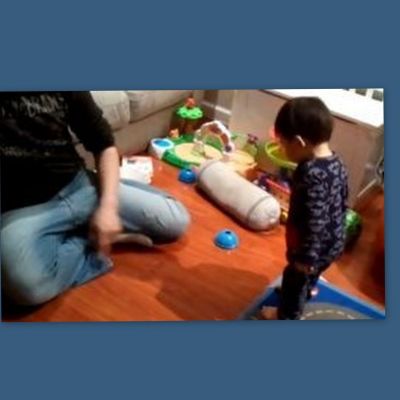 Video: Όταν ένας πιτσιρικάς ανακάλυψε τη σκιά του!