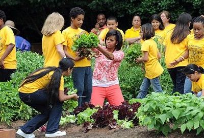 Η Michelle Obama δίνει συμβουλές στις μαμάδες