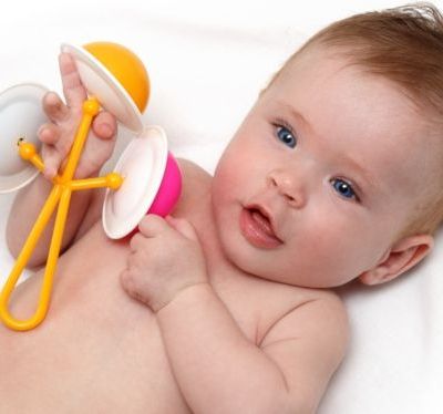 Τι παιχνίδι να πάρω στο νεογέννητο μωρό μου;