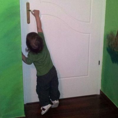 Το έφτασα το πόμολο.... τρέχουμε τώρα!