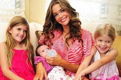 Denise Richards: Η Eloise δεν θα μπορούσε να έχει καλύτερες αδερφές!