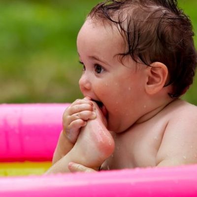 Δροσίστε το πιτσιρίκι σας σε πλαστική πισίνα!