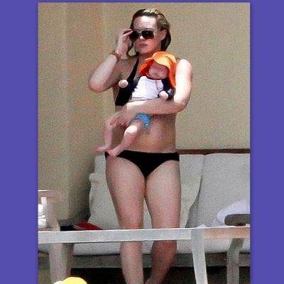 Hilary Duff: Προχωρά με yoga και pilates