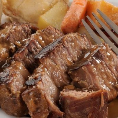 Μοσχαράκι με λαχανικά στην κατσαρόλα