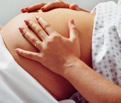 Κι όμως! Οι γυναίκες που φοβούνται τη γέννα, κάνουν περισσότερη ώρα να γεννήσουν