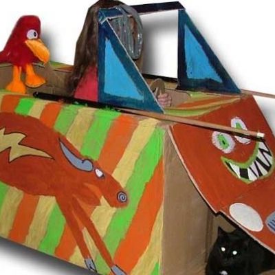 Σούπερ αυτοκίνητο από χαρτόκουτο