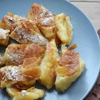 Μμμ… απολαυστική και πανεύκολη μυρωδάτη μπουγάτσα