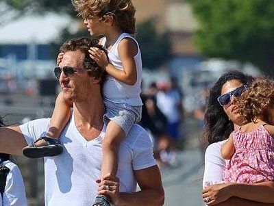 Η οικογένεια McConaughey διασκεδάζει