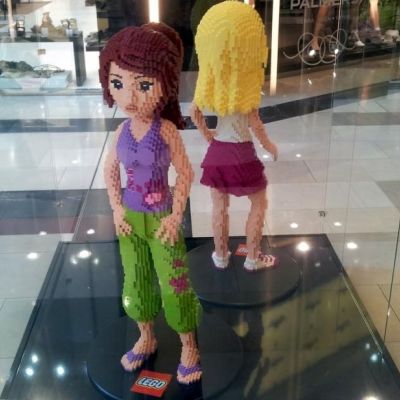 Κι όμως είναι φταγμένα από τουβλάκια!