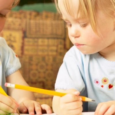 Πώς θα μάθω στο παιδί μου να γράφει;