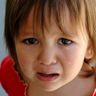 Αφήστε το παιδί σας να κλάψει αν το θέλει…