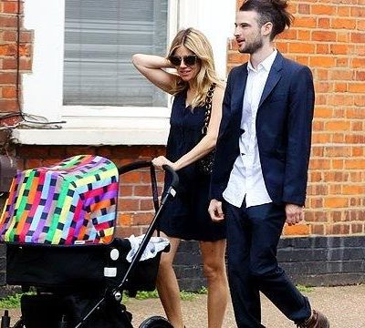 Η Sienna Miller κάνει βόλτα με την κόρη της