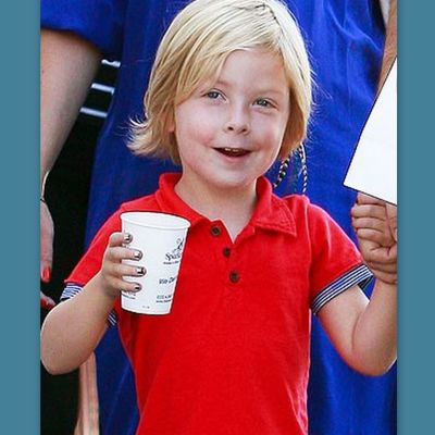 Μίνι – μανικιούρ για τον Liam, τον γιο της Tori Spelling