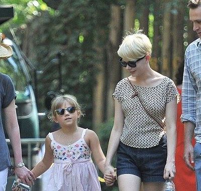 Michelle Williams: Βόλτες στο ζωολογικό κήπο με την Matilda