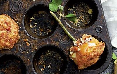 Muffins με καραμέλα και μήλο
