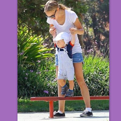 Τα πρώτα βηματάκια του γιου της Natalie Portman!