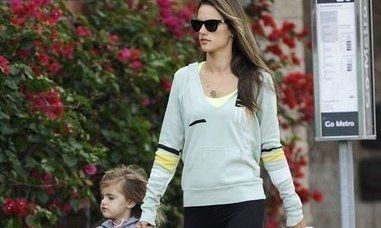 Alessandra Ambrosio: Πως έχασε τα κιλά της εγκυμοσύνης!