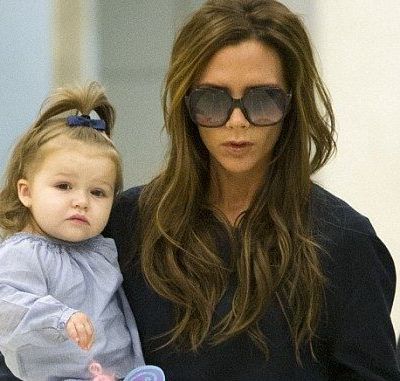 Victoria Beckham – Harper: Μαμά, μπορώ κι εγώ να μουτρώσω!