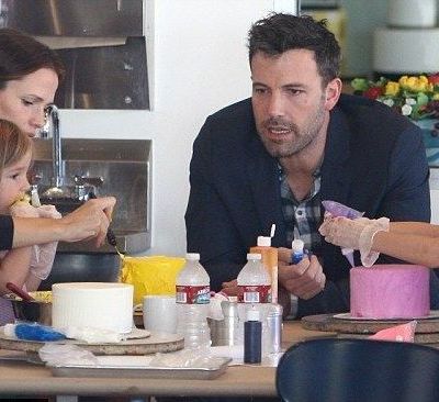 Ben Affleck – Jennifer Garner: Διασκεδάζουν οικογενειακώς φτιάχνοντας τούρτες