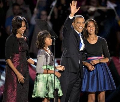 Η στιλάτη εμφάνιση της Malia και της Sacha δίπλα στον Barack Obama