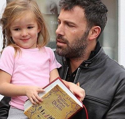 Η Seraphina Affleck… διαβάζει Dickens!